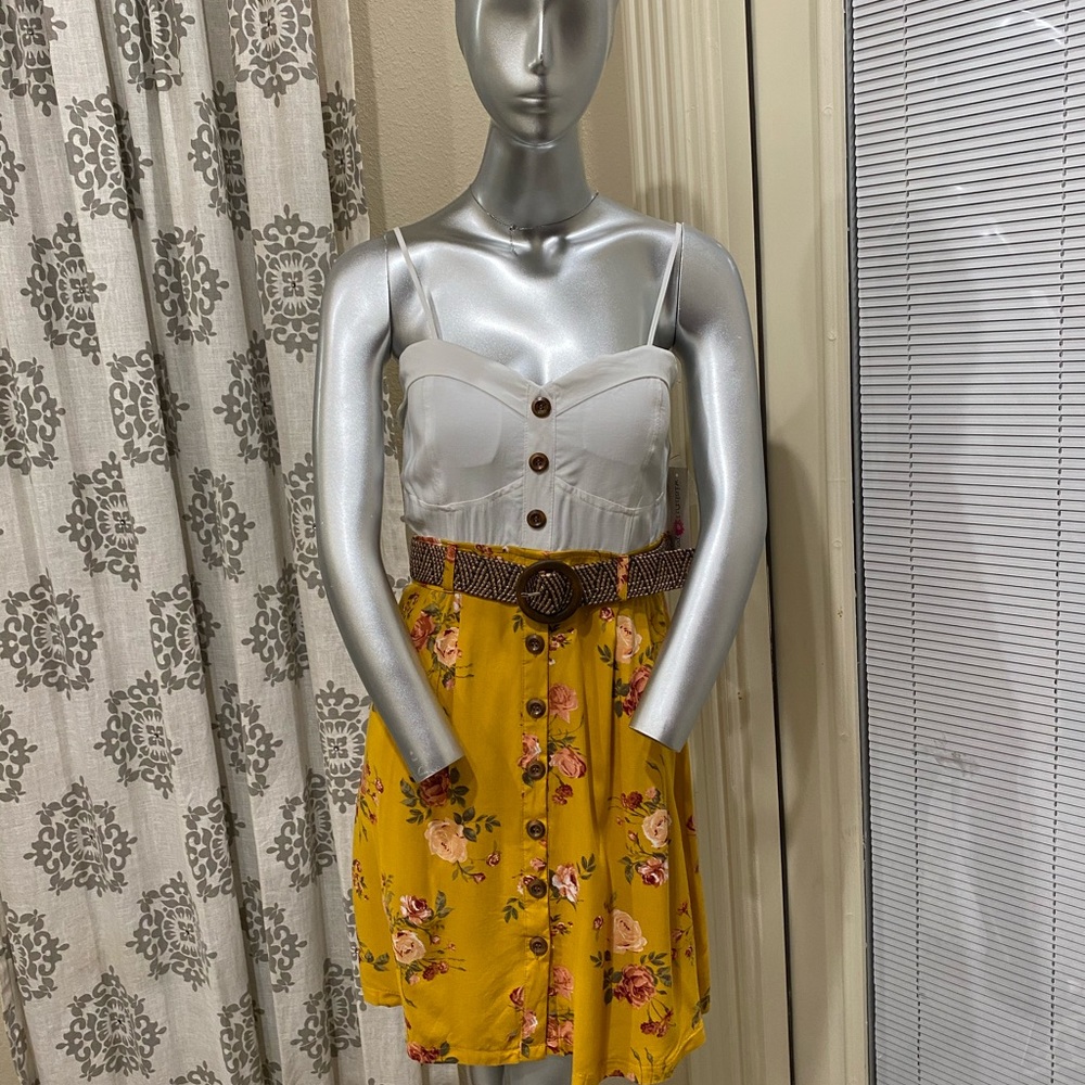 New size Medium 
Wishful Park summer dress